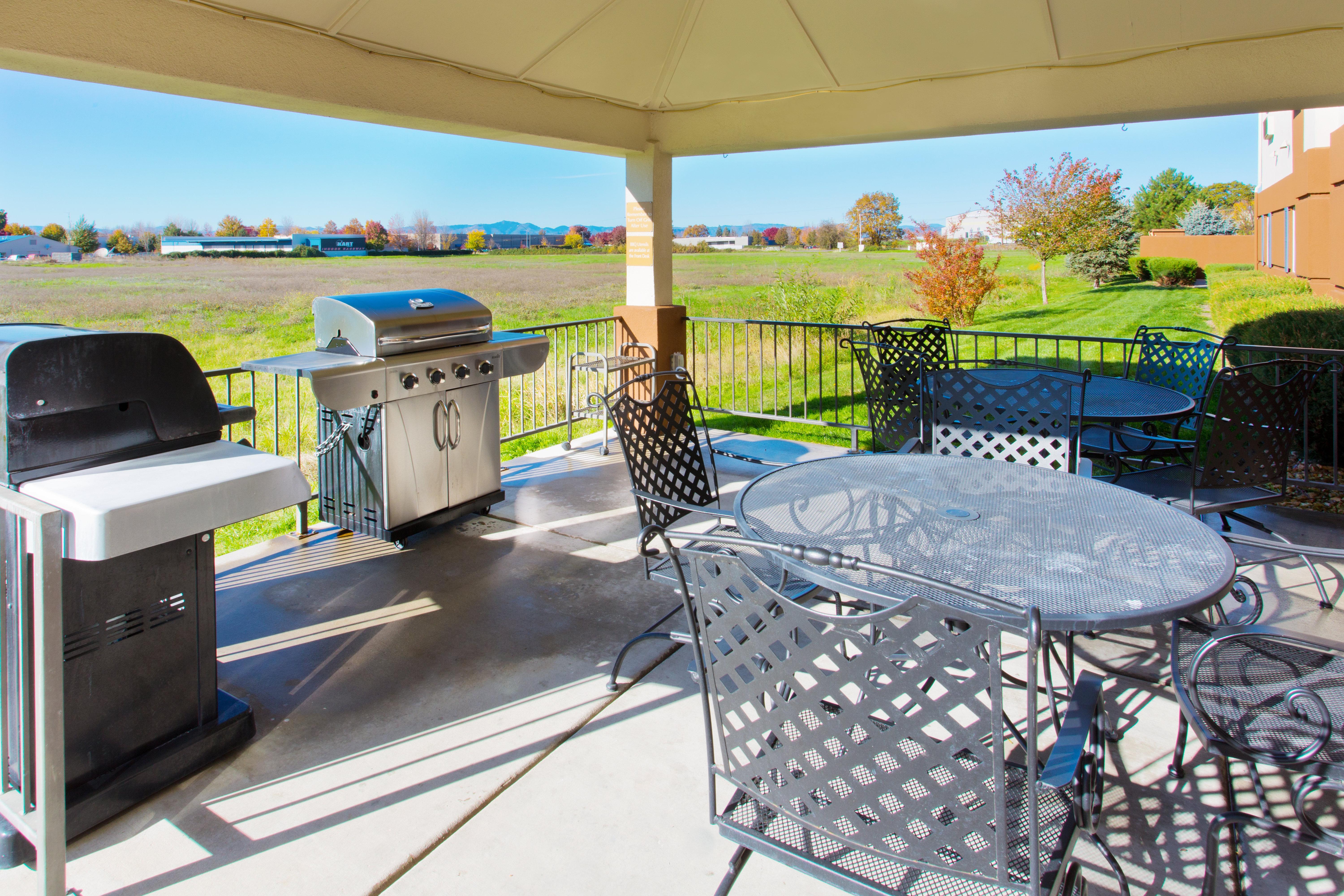 Candlewood Suites Medford, An Ihg Hotel Exterior photo